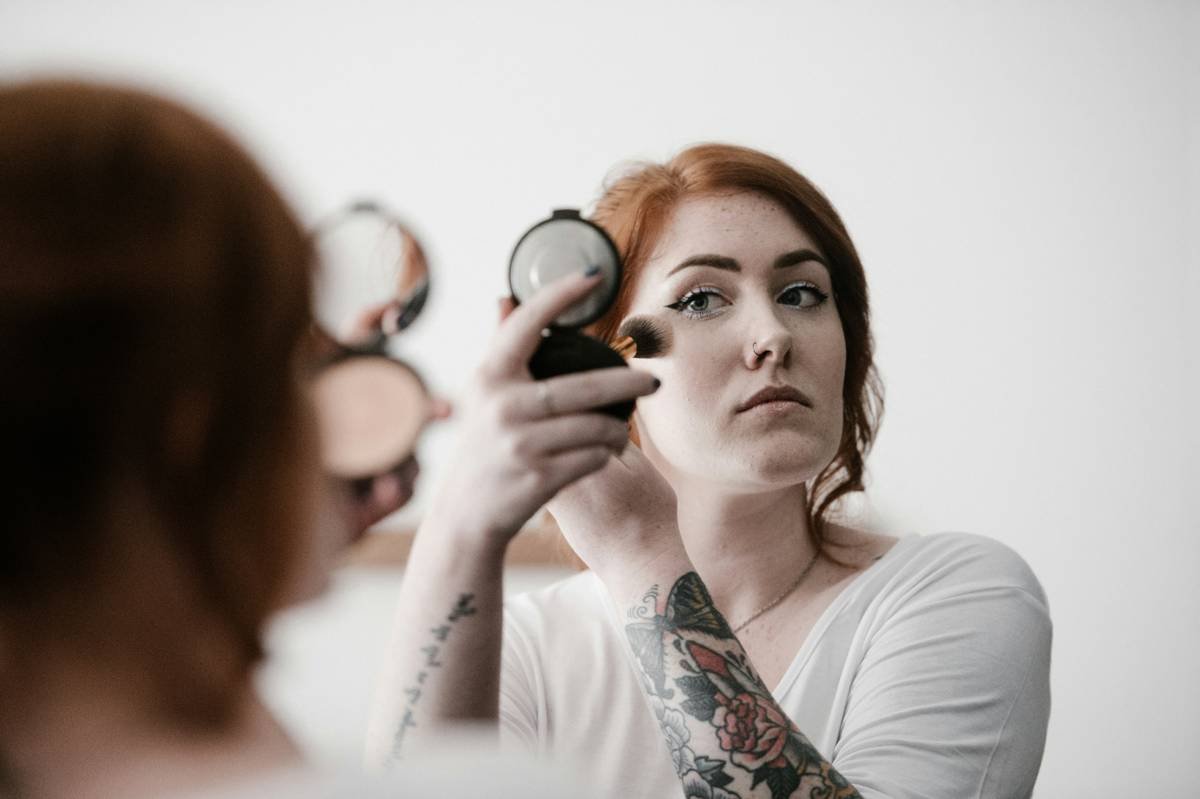 The Beauty Application Sponge Truth: Why Your Foundation Looks Cakey (and How to Fix It)
