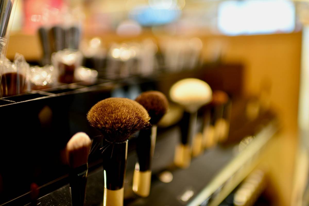 Why Your Sponge Makeup Tool Might Be Sabotaging Your Foundation (And How to Fix It)