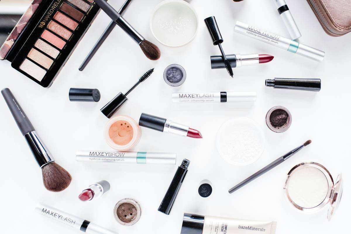 Why Your Makeup Essential Tool Might Be Ruining Your Foundation (And How to Fix It)