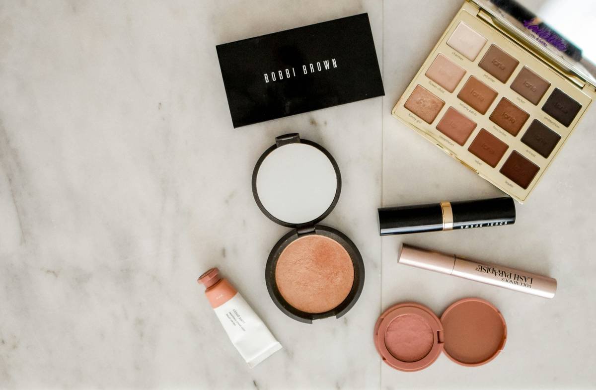 Why Your Sponge Applicator Tool Is Sabotaging Your Makeup (And How to Fix It)